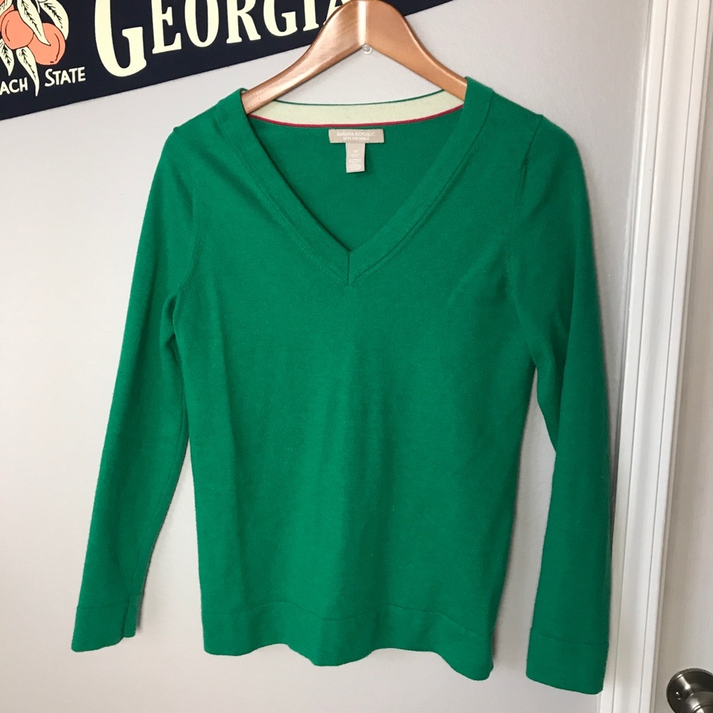 EUC Green Wool Banana Republic Sweater